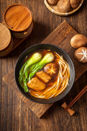 美味的排骨面