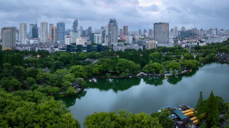 浙江宁波月湖公园航拍景色
