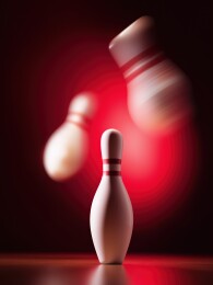 保龄球瓶被撞击画面