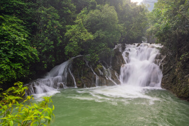 荔波小七孔风景响水河68级跌水瀑布群