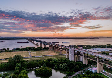 夏日芜湖滨江日落晚霞风光