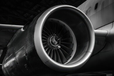 飞机引擎细节的工业美学展现