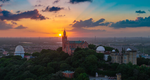 上海市西佘山建筑风光航拍