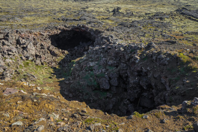 冰岛斯瑞努卡基古火山周边的苔原地貌