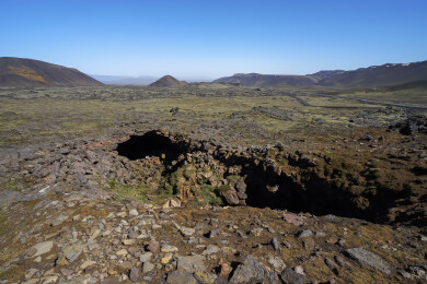 冰岛斯瑞努卡基古火山周边的苔原地貌