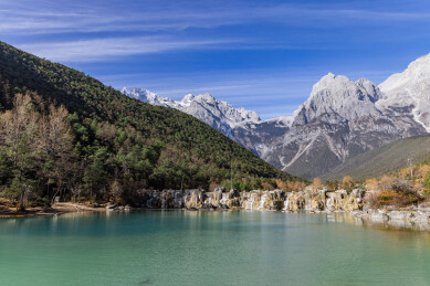 云南丽江玉龙雪山蓝月谷景观