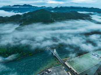 建德农夫山泉饮用水厂绿水青山生态风光航拍