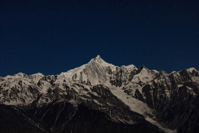 云南梅里雪山夜景风光