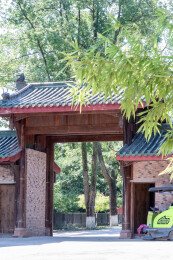 七月夏日，邛崃市白鹤山鹤林寺建筑