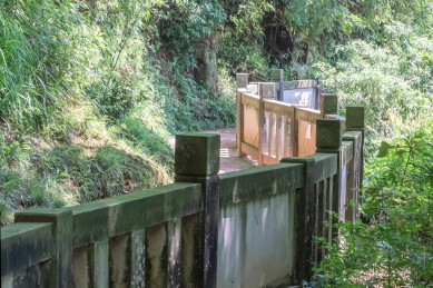 晴朗的夏日，成都邛崃市白鹤山户外风景