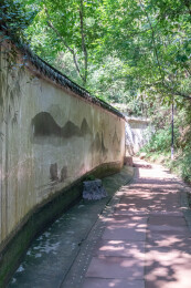 晴朗的夏日，成都邛崃市白鹤山户外风景