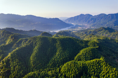 四川彭州中坝森林原始森林林场龙门山镇日出