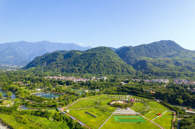 四川彭州鱼凫湿地公园度假村白昼航拍