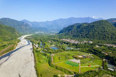 四川彭州鱼凫湿地公园度假村白昼航拍