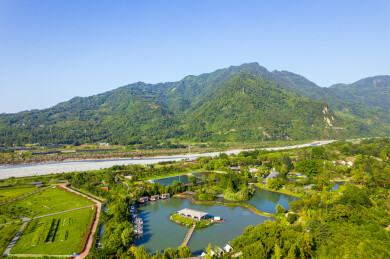 四川彭州鱼凫湿地公园度假村白昼航拍