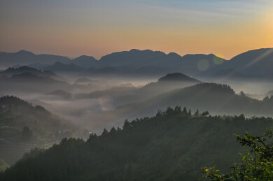 重庆酉阳：睡佛山下的晨曦破晓仙境