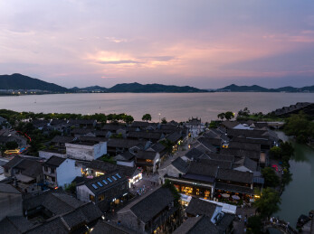 宁波东钱湖韩岭老街日落晚霞航拍景色