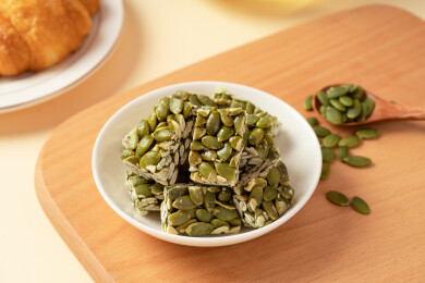 小零食南瓜子仁酥