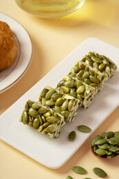 小零食南瓜子仁酥