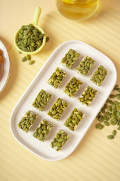 小零食南瓜子仁酥