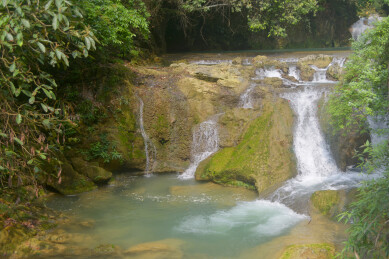 贵州荔波小七孔68级跌水瀑布优美风光