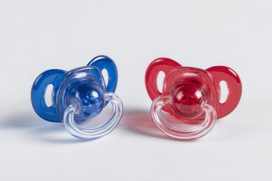 蓝红双色婴儿安抚奶嘴图