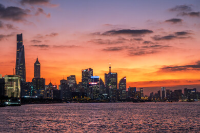 上海黄浦江的美丽城市夜景