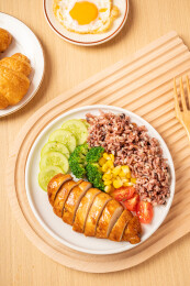 香煎鸡扒杂粮饭