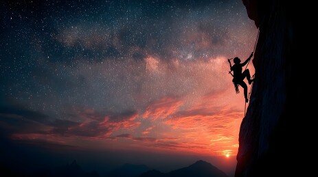 星空下的攀岩者