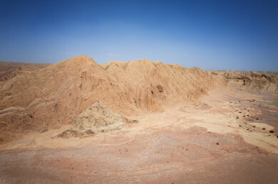 火焰山下的荒漠奇观