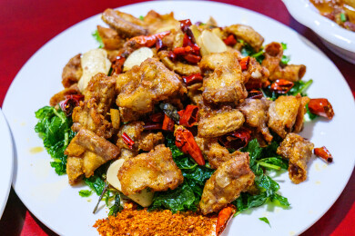 云南美食薄荷炸粉肠