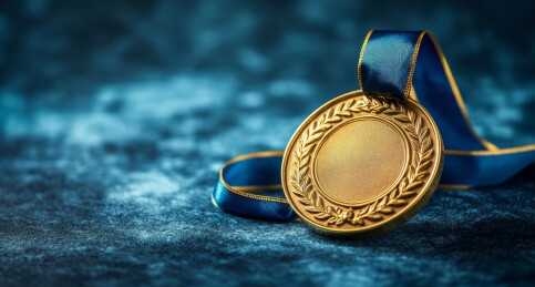 蓝色背景上的金色奖牌