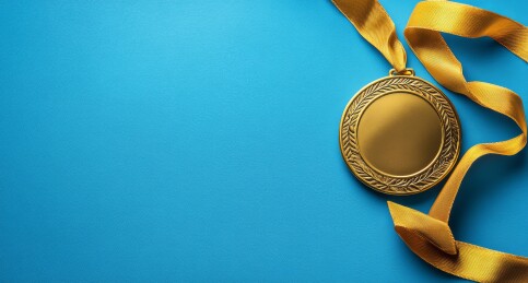 蓝色背景上的金色奖牌