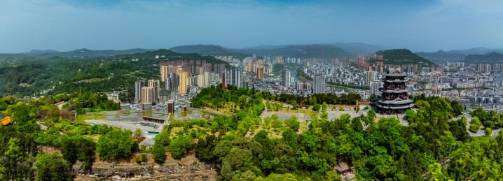 中国四川省巴中市南龛山风景区建筑