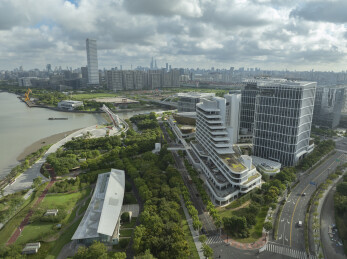 上海友城公园滨江文脉园前滩华尔道夫酒店