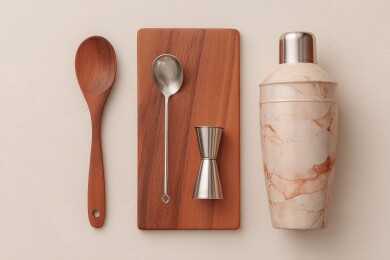 调酒器具组合静物图