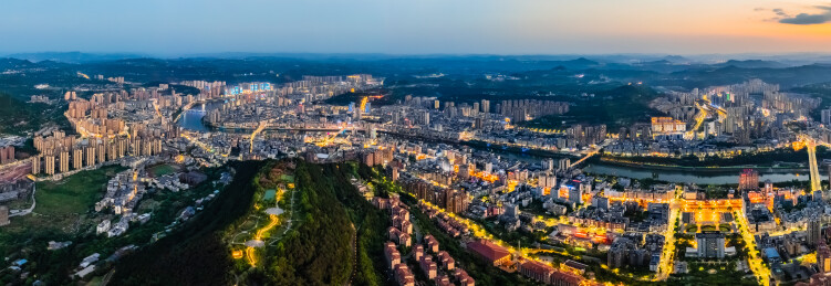 中国四川省巴中市夜晚望王山高楼大厦建筑