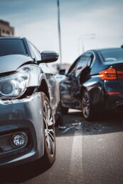 两车碰撞车祸事故现场