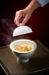 盐腌咸橘花螺炖水鸭 