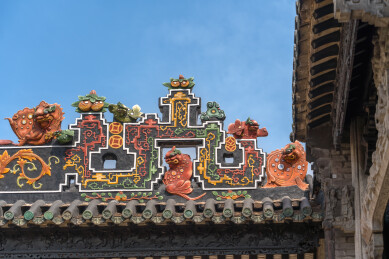 广州陈家祠的屋顶灰塑艺术