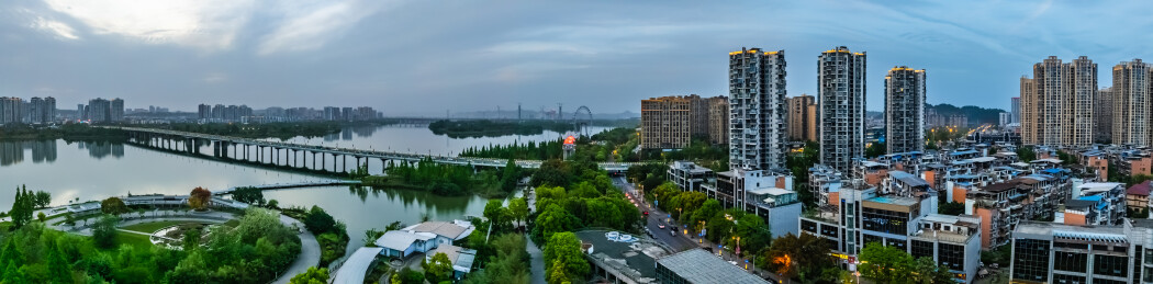 中国四川省遂宁市涪江外滩高楼大厦建筑