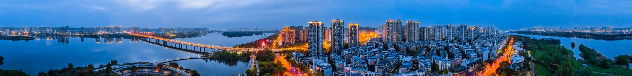 中国四川省夜晚遂宁市城区高楼大厦建筑