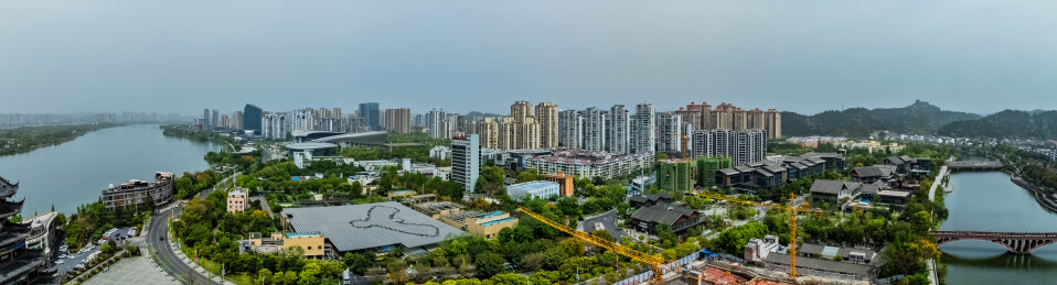 中国四川省遂宁市涪江外滩高楼大厦建筑