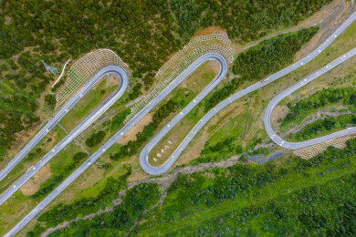 航拍川西环线川藏高原318国道天路十八弯