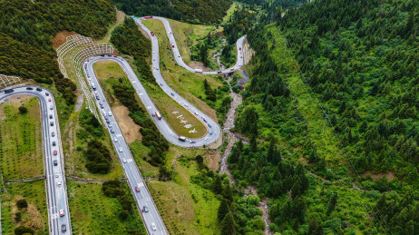 航拍川西环线川藏高原318国道天路十八弯