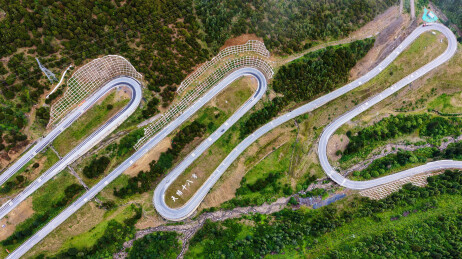 航拍川西环线川藏高原318国道天路十八弯
