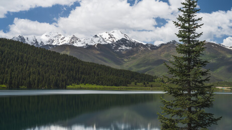 中国四川甘孜州巴塘措普沟景区风光
