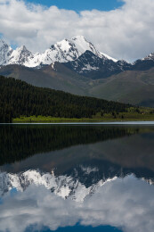 中国四川甘孜州巴塘措普沟景区风光