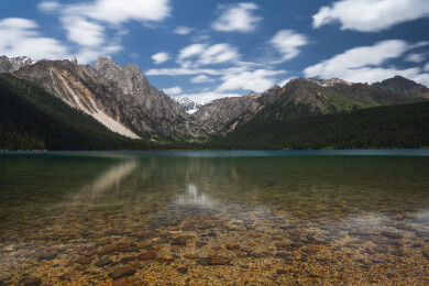中国四川甘孜州巴塘措普沟景区风光
