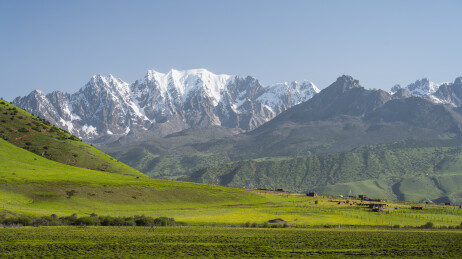 中国四川甘孜州巴塘措普沟景区风光